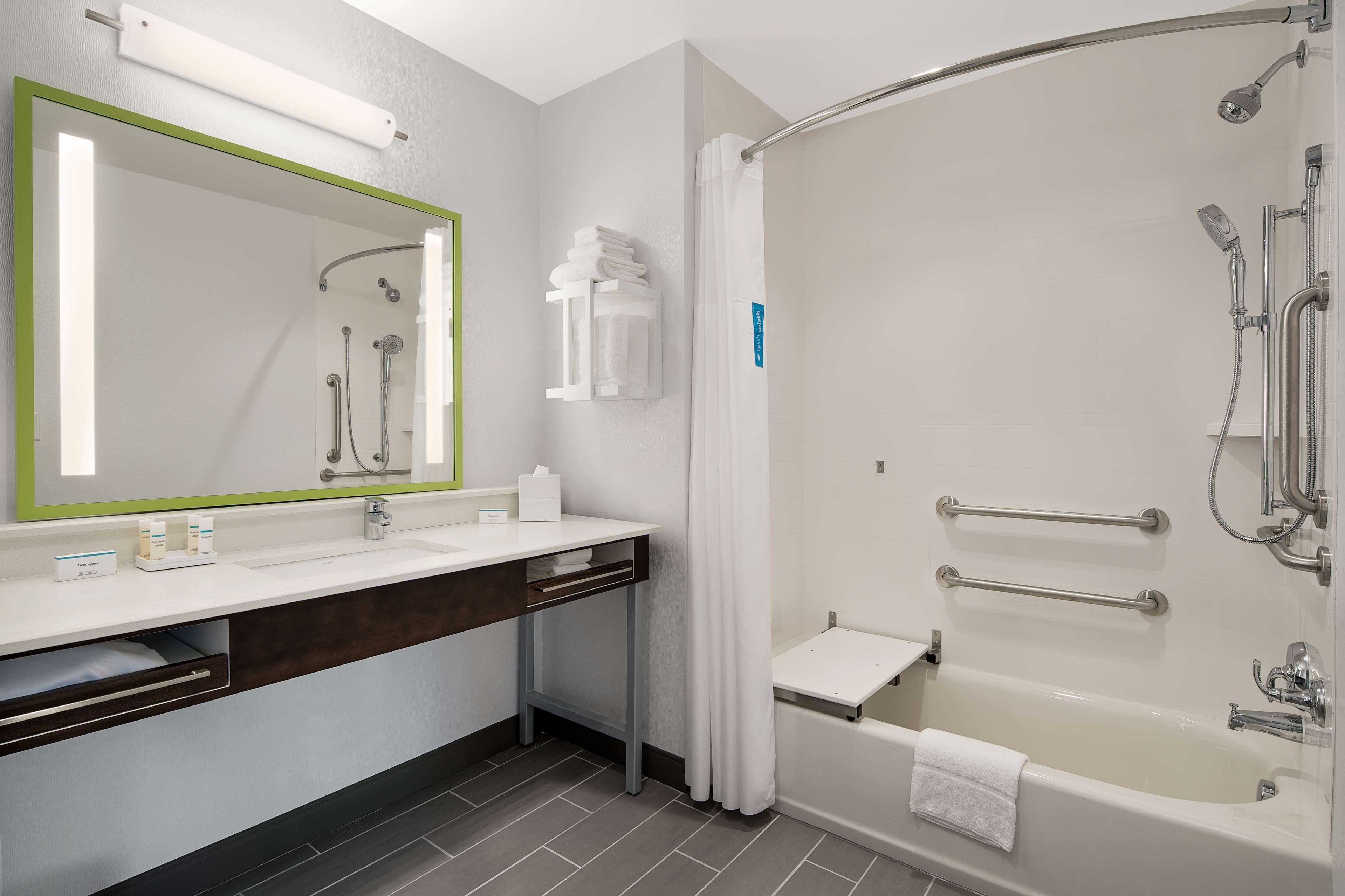 Hampton Inn & Suites Raleigh Midtown, Nc Zewnętrze zdjęcie